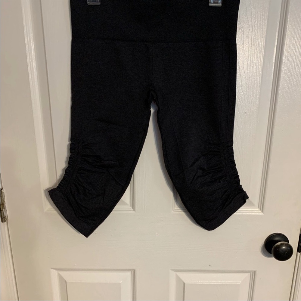 Lululemon Athletica Black Cropped Leggings